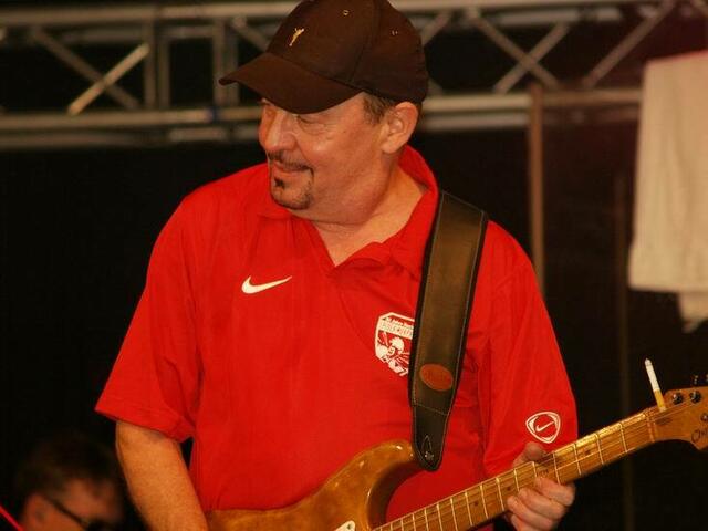 Gerhard Gmell ("Barny Murphy") - Gitarre