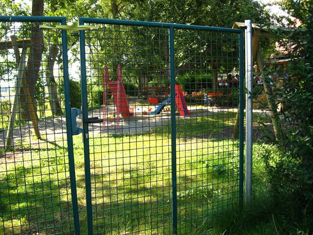 Spielplatz, Biergarten NEUHOF am See, zwischen Gundelfingen und Günzburg