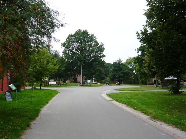 Der Weg zur Dorfmitte