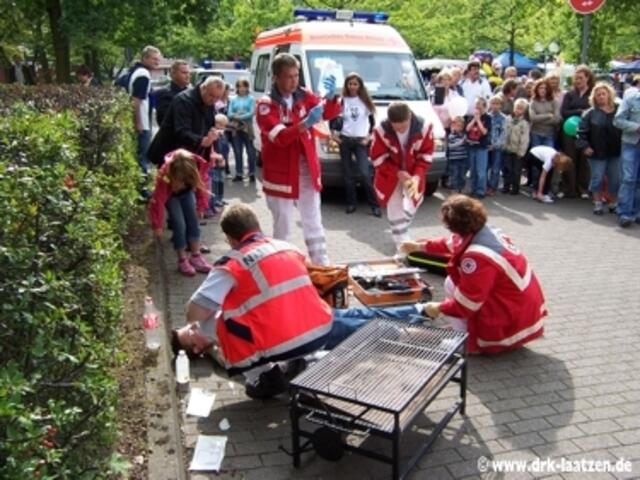 Einsatzübung 2 - Grillunfall - Behandlung durch Notarzt