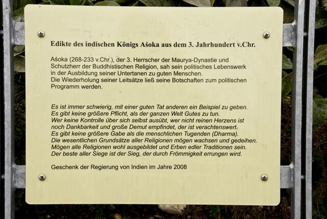 Erklärung zur Steintafel (nächstes Bild)