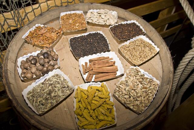 Auswahl von edlen Gewürzen