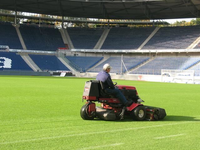 Der Platzwart dreht gemütlich seine Runden!