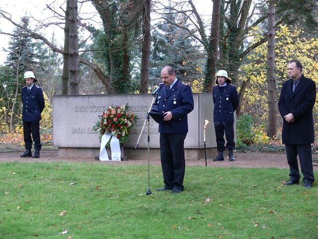 Pastor und Kamerad bei der Feuerwehr, Pastor Friedrich Kanjahn.