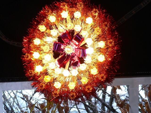 Bunte Lichter überall.