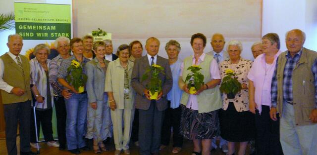 Gruppenmitglieder: Foto 25 Jahre Krebs- Selbsthilfegruppe Donauwörth