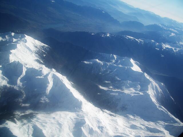 Schnee....gleißender Sonnenschein