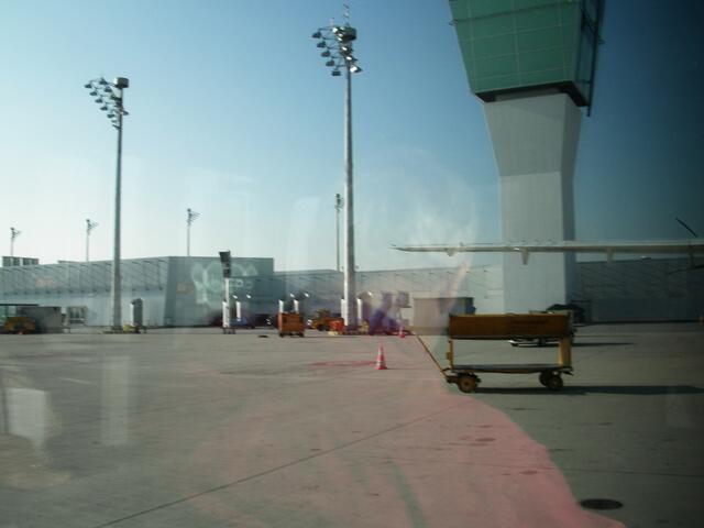 ..auf dem Flughafen in München.....macht Euch klar, wir müssen umsteigen.....gg* Gabelflug