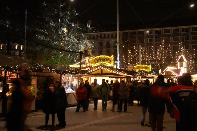 ... dann eine Runde über den Weihnachtsmarkt