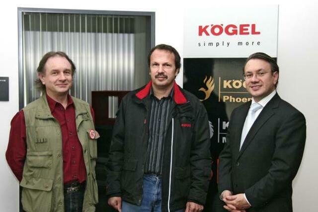 Dr. Georg Nüßlein (CSU) (rechts) mit den Betriebsräten der Firma Kögel