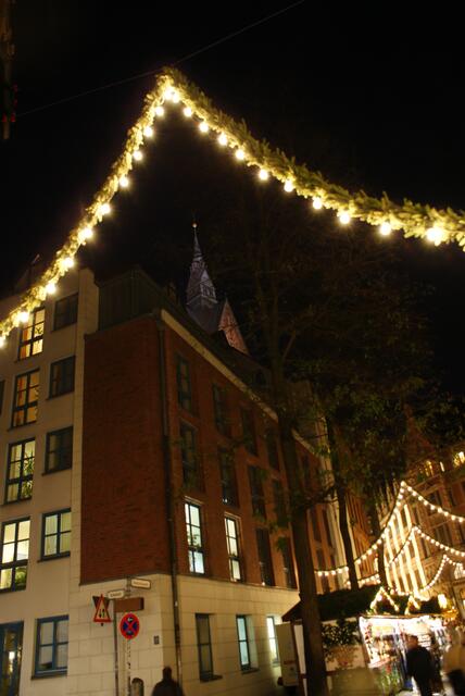 Marktkirche dezent im Hintergrund