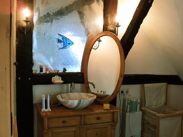 3. So sieht diese Wand im Bad momentan aus