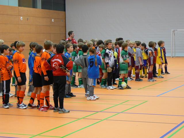 Aufstellung der Mannschaften zur Begrüßung