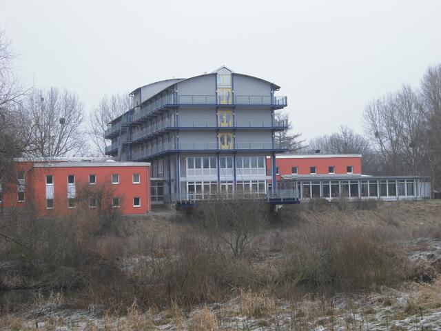Dieses Gebäude war auf der anderen Seite. Jugendherberge?