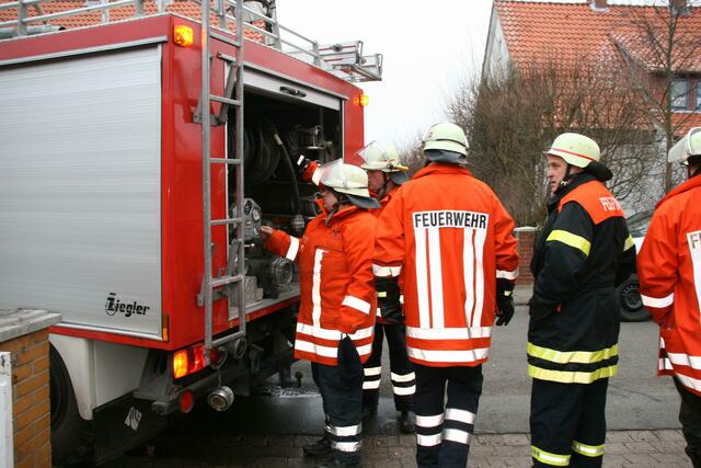 FF Schulenburg nach Ende der Löscharbeiten