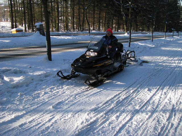 Er präpariert die Piste.