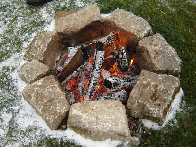 .. die Glut machte schön warm ..