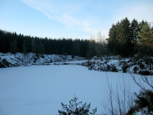Diabas - Steinbruchsee im Winter