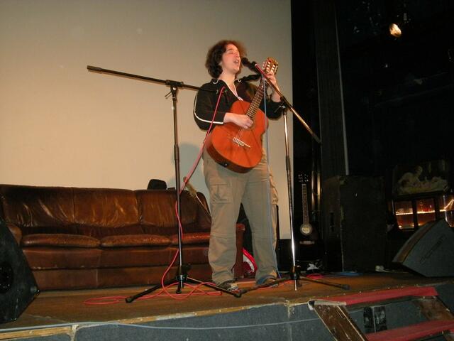 Nina Assunta, guter Gesang.