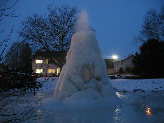 16 - Vulkan in der Dämmerung