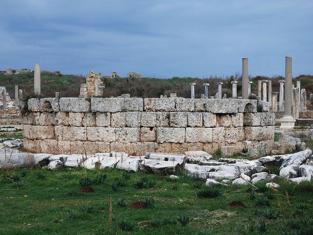 Der Rundtempel der Tyche - mitten in der Agora.