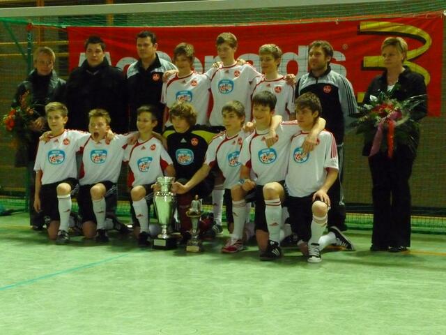 Der Club entführt aus Königsbrunn den Bollinger Gedächtnispokal