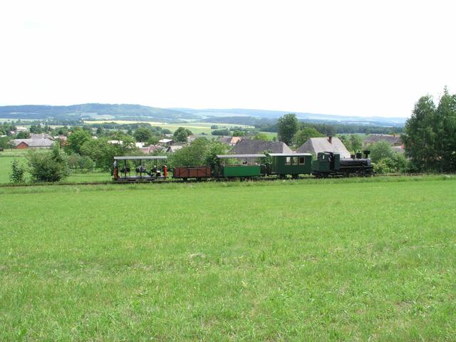 Ausblick bei Wiesendurchfahrt auf die umgebende Landschaft