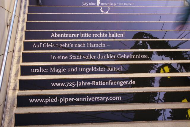 Treppe zum Regionalzug