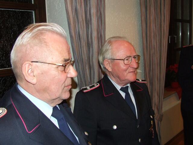 G. Czysz und H. Lange; Ehrung für 60 Jahre im Feuerlöschwesen