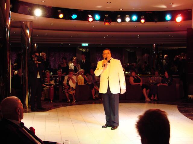 Kapitän GIACOMO ROMANO begrüßt seine Gäste.....