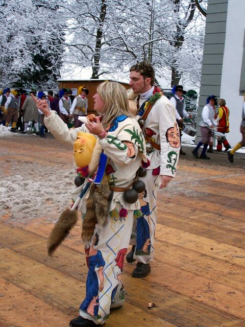 in allen möglichen Maskeraden