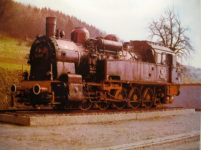 Bild 10:  94er Lok vor Abtransport nach Meiningen | Foto: Archiv: Förderverein Gönnern