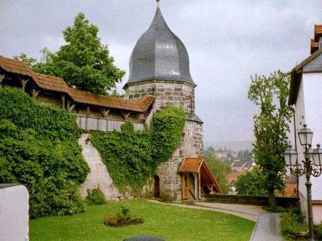Teil der Stadtmauer mit "Hexenturm"