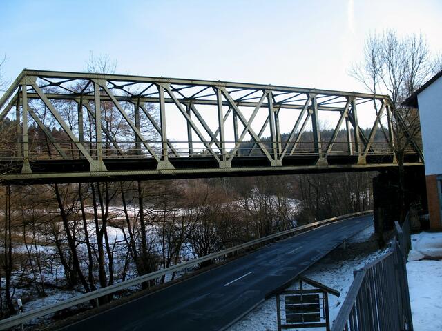 36 m lange Eisenträgerbrücke vor Lixfeld