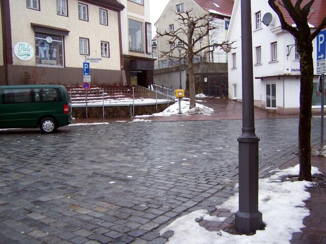 Noch liegt auf dieser Terrasse leichter Schnee