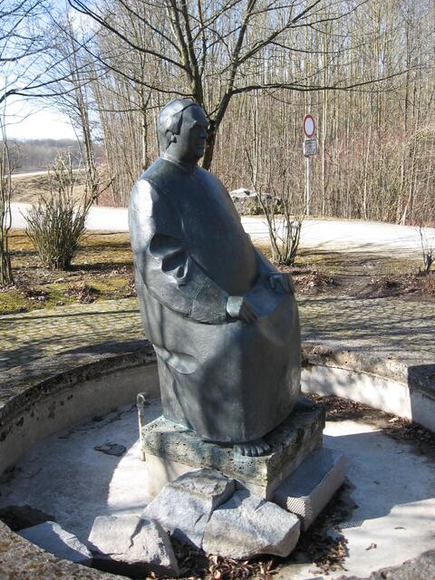 Statue Sebastian Kneipp in Dillingen, Staustufe