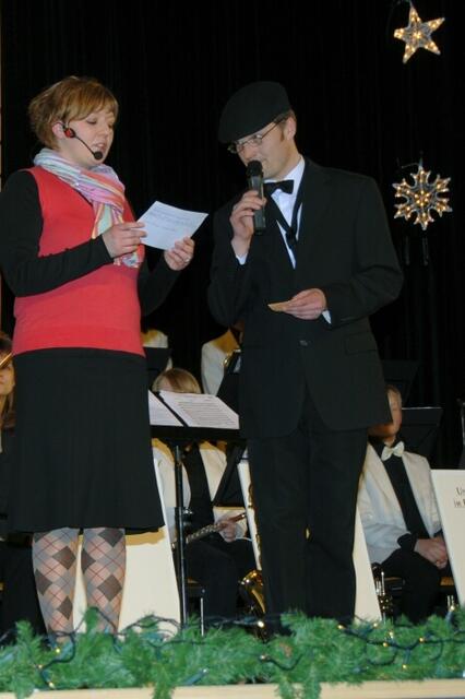 Annika Stephan und Gregor Busch sagen an...