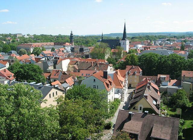 Foto: http://commons.wikimedia.org/wiki/File:Weimar_-_Blick_zu_Herderkirche_%26_Stadtschloss.jpg