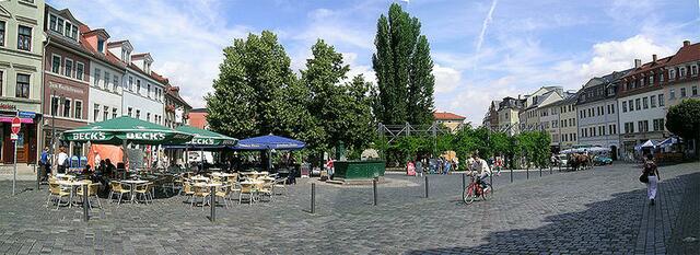 http://commons.wikimedia.org/wiki/File:Frauenplan_Weimar.jpg