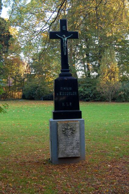 Im Schlosspark. Ob arm, ob reich - alles hat ein Ende...