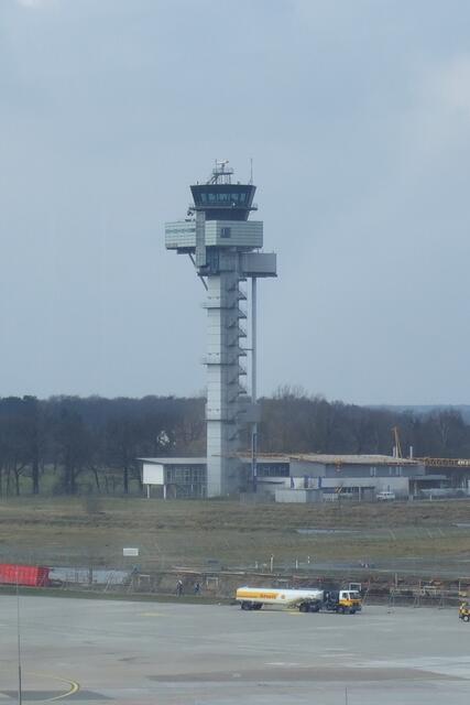 Neuer Tower