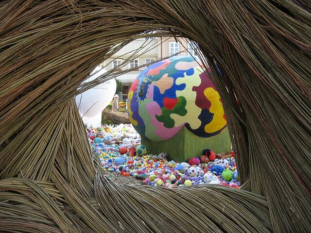 Riesenostereier-Aufstellen in Lauingen 2007