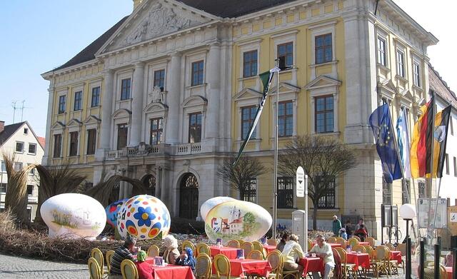 Riesenostereier-Aufstellen in Lauingen 2007