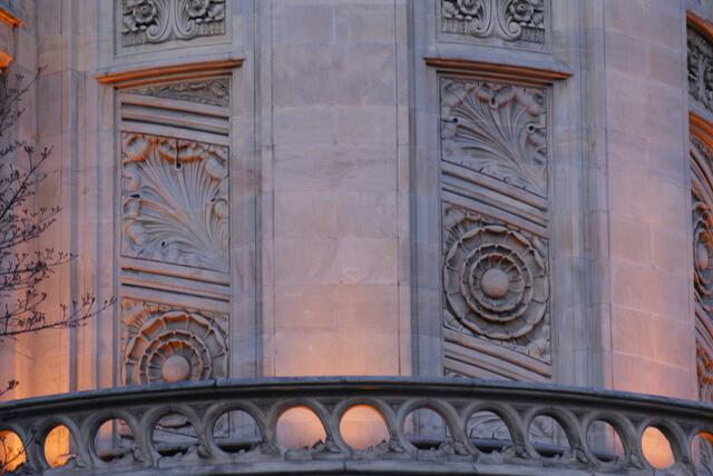 Verschwenderische Architekturdetails...
