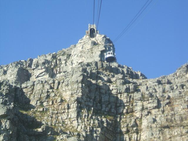 Blick zurück nach oben (noch ohne Tafeldecke)