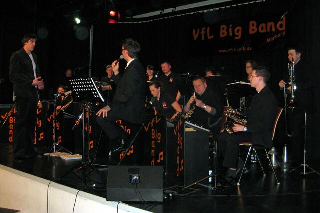Die VfL Big Band unter Leitung von Stefan Haus und unterstützt von Matthias Heuser