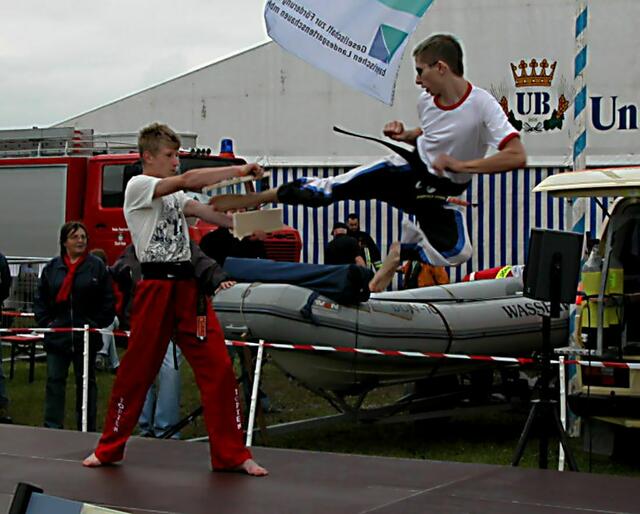 Marco Cavaliere beim Sprungbruchtest