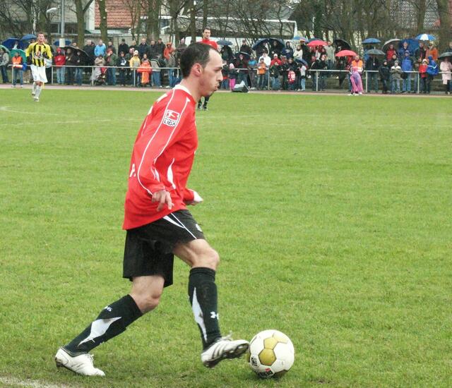 Pinto bei der Ballannahme!