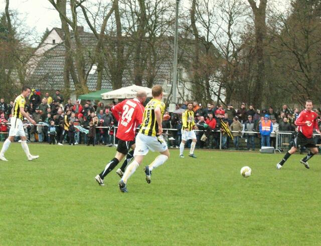 Stajner passt den Ball zu Bruggink!