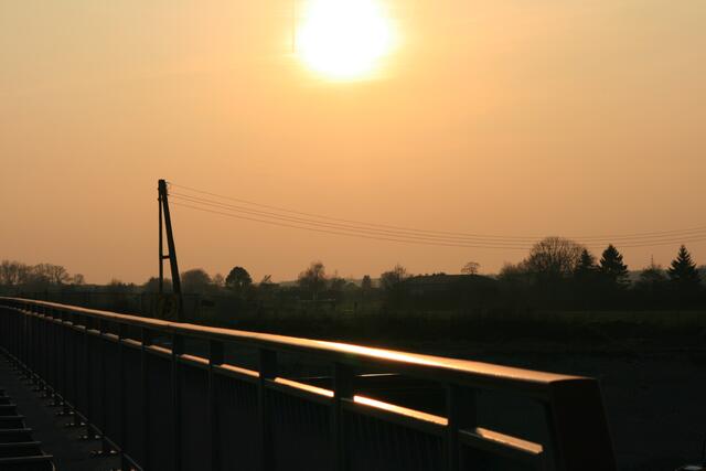 Brücke über den Kanal